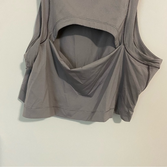 Lululemon Open Back Cropped Train Tank Medium - Picture 8 of 11